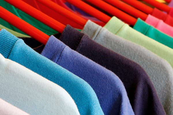 Jenis Jenis Bahan Kaos jenis jenis bahan kaos - Jenis Jenis Bahan Kaos 600x400 - Jenis Jenis Bahan Kaos yang Harus Anda Ketahui Sebelum Memproduksi Kaos