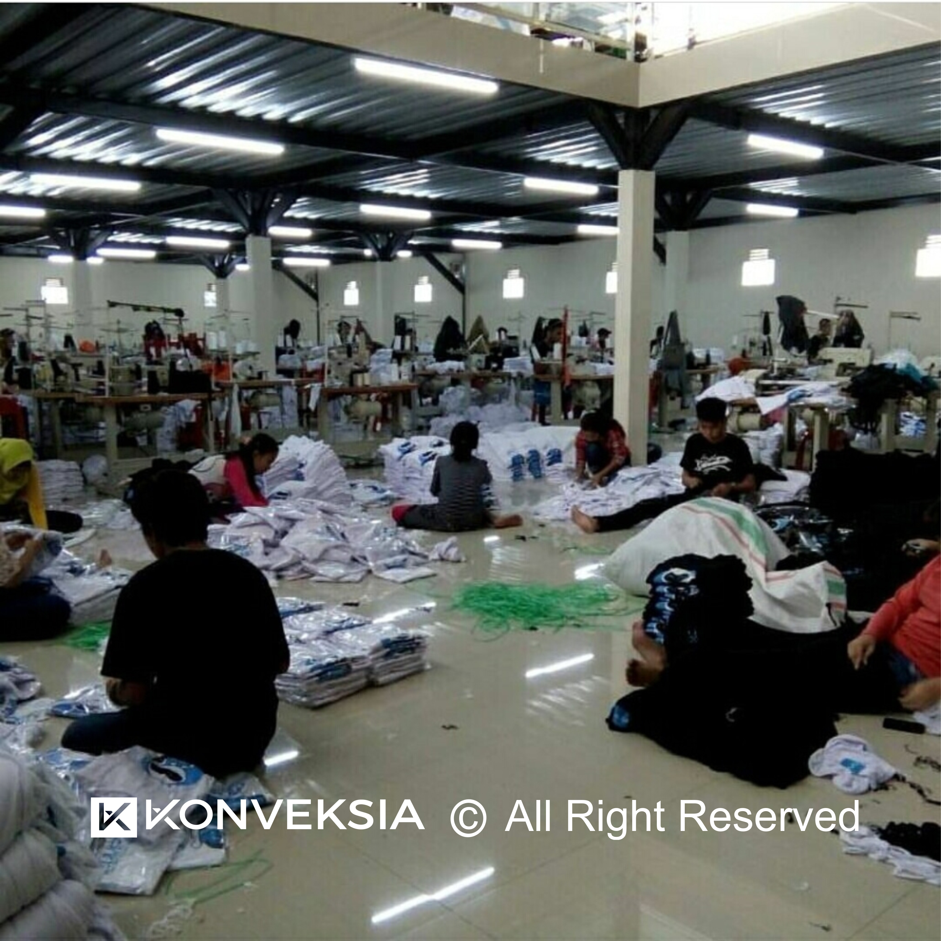 Jasa Konveksi pusat konveksi baju murah - 1 2 - Pusat Konveksi Baju Murah dan Berkualitas di Bandung
